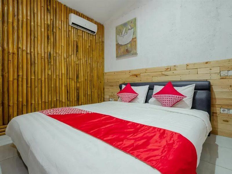 Oyo 2380 Alea Guesthouse Muntilan Exterior foto