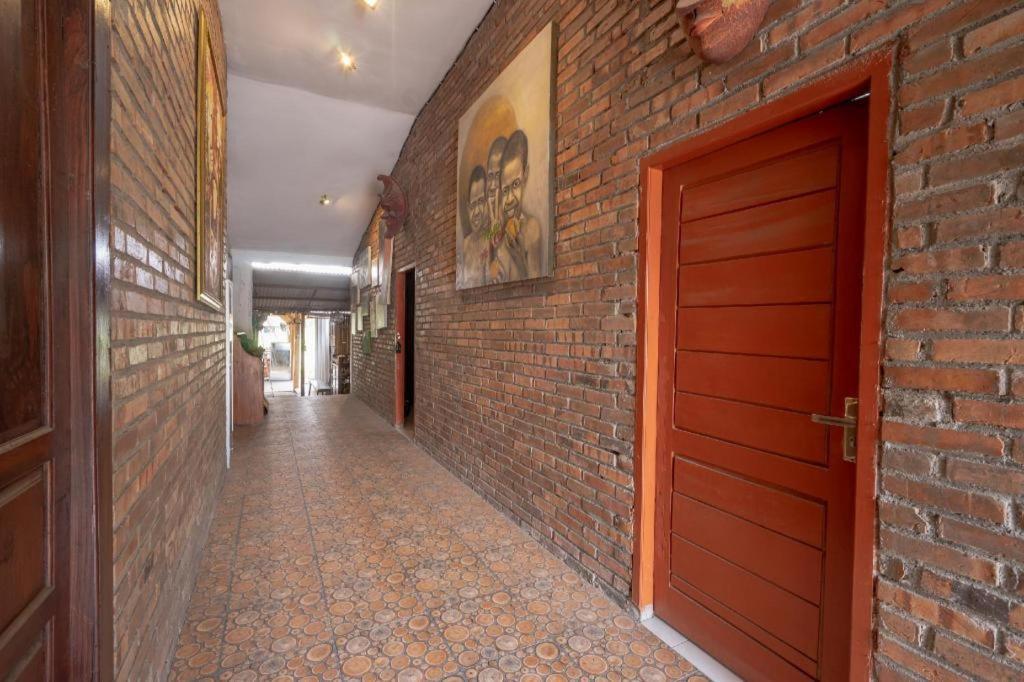 Oyo 2380 Alea Guesthouse Muntilan Exterior foto
