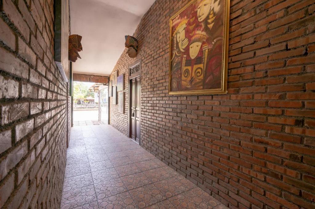 Oyo 2380 Alea Guesthouse Muntilan Exterior foto