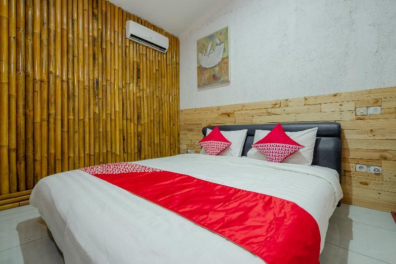 Oyo 2380 Alea Guesthouse Muntilan Exterior foto